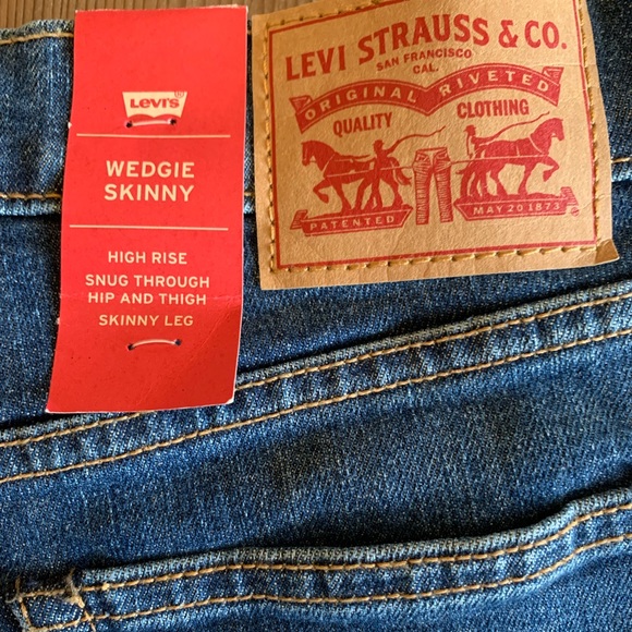 LEVIS Wedgie High Rise Skinny Jeans Size 28/6 - Picture 7 of 9
